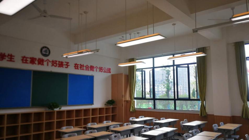 點亮智慧的火花 —— 維格教育照明專業(yè)教室燈