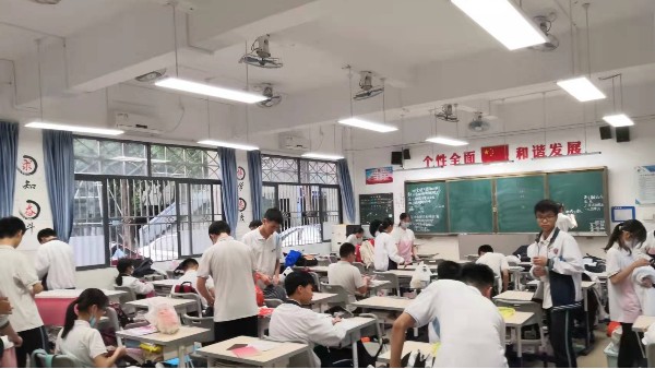 教室照明升級LED護(hù)眼教室燈具，呵護(hù)孩子們的視力健康