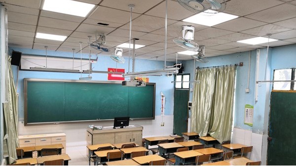 打響校園近視“阻擊戰(zhàn)”，學(xué)校需要配備護(hù)眼教室燈具