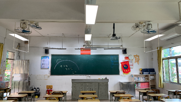 中小學(xué)教室照明改造需要專業(yè)設(shè)計，華輝教育照明幫到你